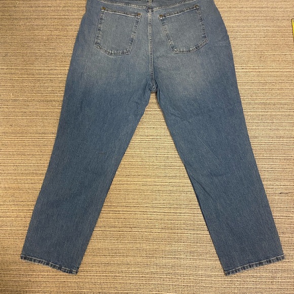 NWT Abercrombie 90s Straight Ultra High Rise Jean In Blue Sz 36 | 22R - Picture 8 of 8